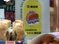 秘制鸡扒欧姆蛋吐司-猪拉虎·爆蛋吐司·三明治(平安金融中心店)
