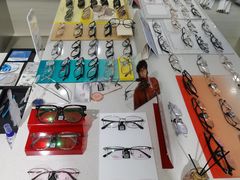 -视野联行眼镜蔡司·依视路官方授权店(顺城店)