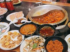 -沸炉重庆老火锅(军事博物馆店)