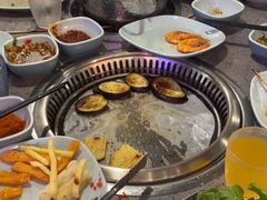-金滏山烤肉·海鲜·火锅自助餐厅(襄阳万达店)
