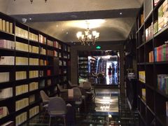 -钟书阁(松江泰晤士小镇店)