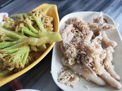 沙姜鸡脚-黄师奶甜品店