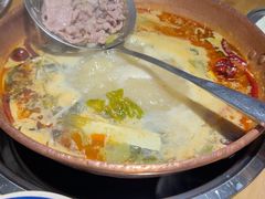 -洱火云南酸菜牛肉火锅(石景山当代商城店)