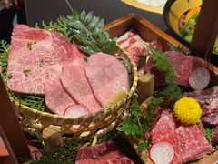 -山川小町·极番烧肉(新地假日广场店)