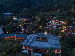 -天门沟九州驿站树上汤泉