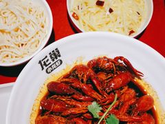 -龙巢盱眙龙虾·牛蛙·烧烤宵夜(八卦岭店)