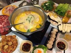 -鲜入围煮花胶鸡海鲜火锅