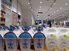 -名创优品(山东青岛华润万象城店)