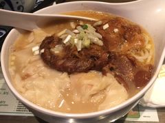 猪软骨米线拼菠菜虾饺-翠华餐厅