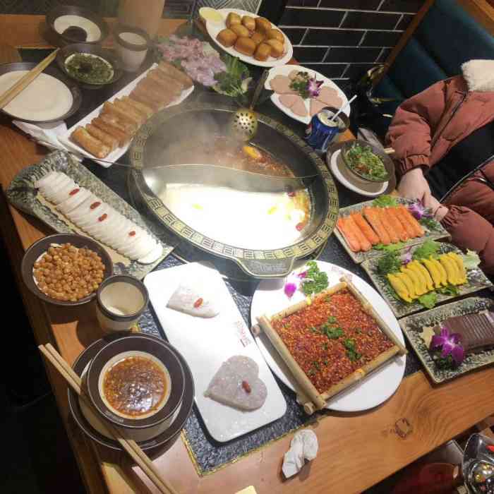 渝府大院重庆老火锅(瓯北店)-"台风天在家安静的宅了一天晚上的时候