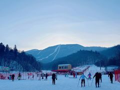-亚布力新体委滑雪场
