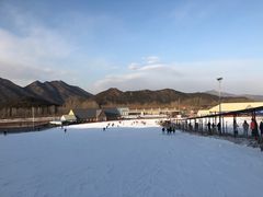 -十三陵雪世界滑雪场