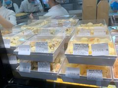 面包甜点陈列柜-鲍师傅糕点(春熙路店)