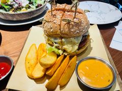 超厚芝士牛肉汉堡-魏客咖啡(中铁中心店)