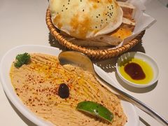 鹰嘴豆泥配面包-Pasha帕夏土耳其餐厅(南昌路店)