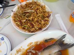 -丹水桥地锅鱼·翘嘴鲌·地方特色全鱼宴(丹江口大坝店)