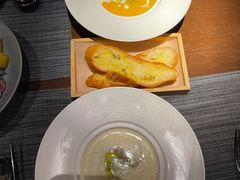 -卡普里披萨·牛扒·下午茶
