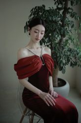 -曼青婚纱礼服馆