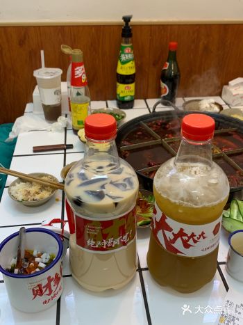 哇宝子们我又来啦！哈哈哈哈哈今天去吃了一家超赞的火锅