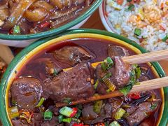 -拈签一笑黄牛肉辣卤串串