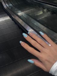 -花岐款式专研健康美甲沙龙