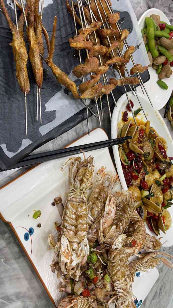 柏楠烧烤(草场门店)-"就在家附近,晚上和闺蜜准备看剧撸串的,正.