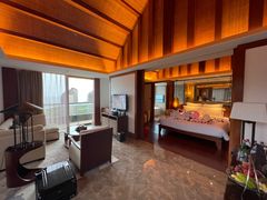 -三亚湾海居铂尔曼度假酒店