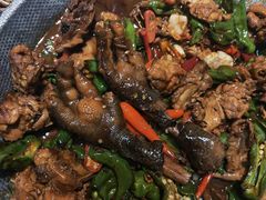 小公鸡-胖哥牛蛙龙虾烧烤城(育才路店)