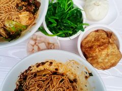 -李与白包子铺(桐梓林店)
