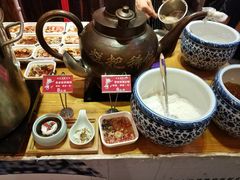 -野山舂·贵州现舂酸汤火锅(鸿通城店)