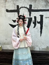-一揽芳华汉服旗袍体验馆(拙政园店)