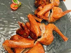 润烧乳鸽-世博源公馆·本帮融合菜·主题包厢·江景餐厅