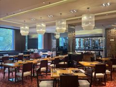 -上海西藏大厦万怡酒店Momo Cafe(徐汇店)
