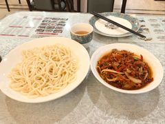 辣皮子韭菜肉拌面-汗腾格里·风味餐厅(新疆驻京办店)