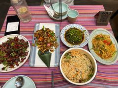 -香巴拉云南餐厅(华莱坞店)