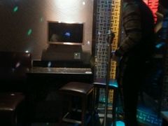 -唛客疯量贩式KTV(金飞达广场店)