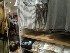 -优衣库(广州番禺万达广场店)