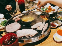 -江南猪肉商会无限续吃(弘大店)