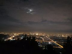 -鬼笑石后山停车场