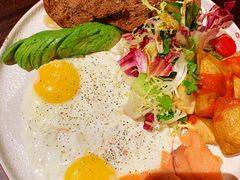 -Brut Eatery Wine Bar & Restaurant (建国东路店)