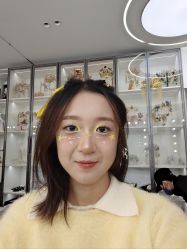 -红馆妆造(中央大街店)