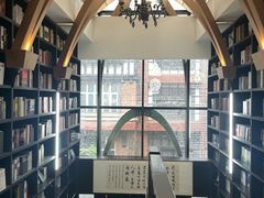 -钟书阁(松江泰晤士小镇店)