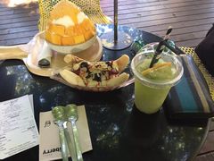 -莓园冰淇淋店