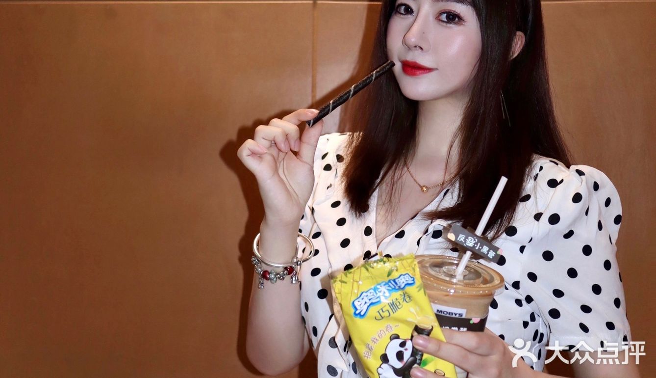 当奥利奥巧脆卷与咖啡卷在一起