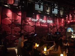 -FOUR PLAY BAR