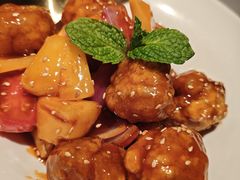 椰果菠萝咕噜肉-闻见中国海南菜(K11店)