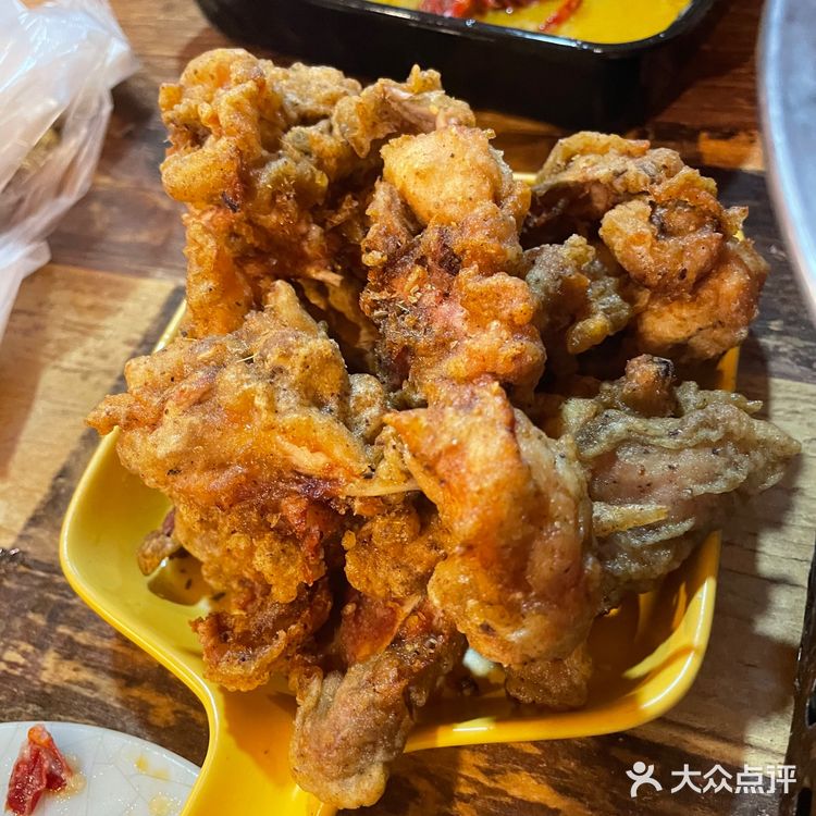 锦子炸串 杏鲍菇 铁板肥肠 辣炒鸡爪 豆沙包