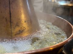 -果松木炭酸菜铜火锅·外婆参鸡汤