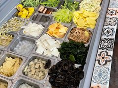自助取餐区-愉肴麻辣香锅(中北镇店)