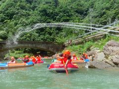 -安吉龙王山峡谷漂流